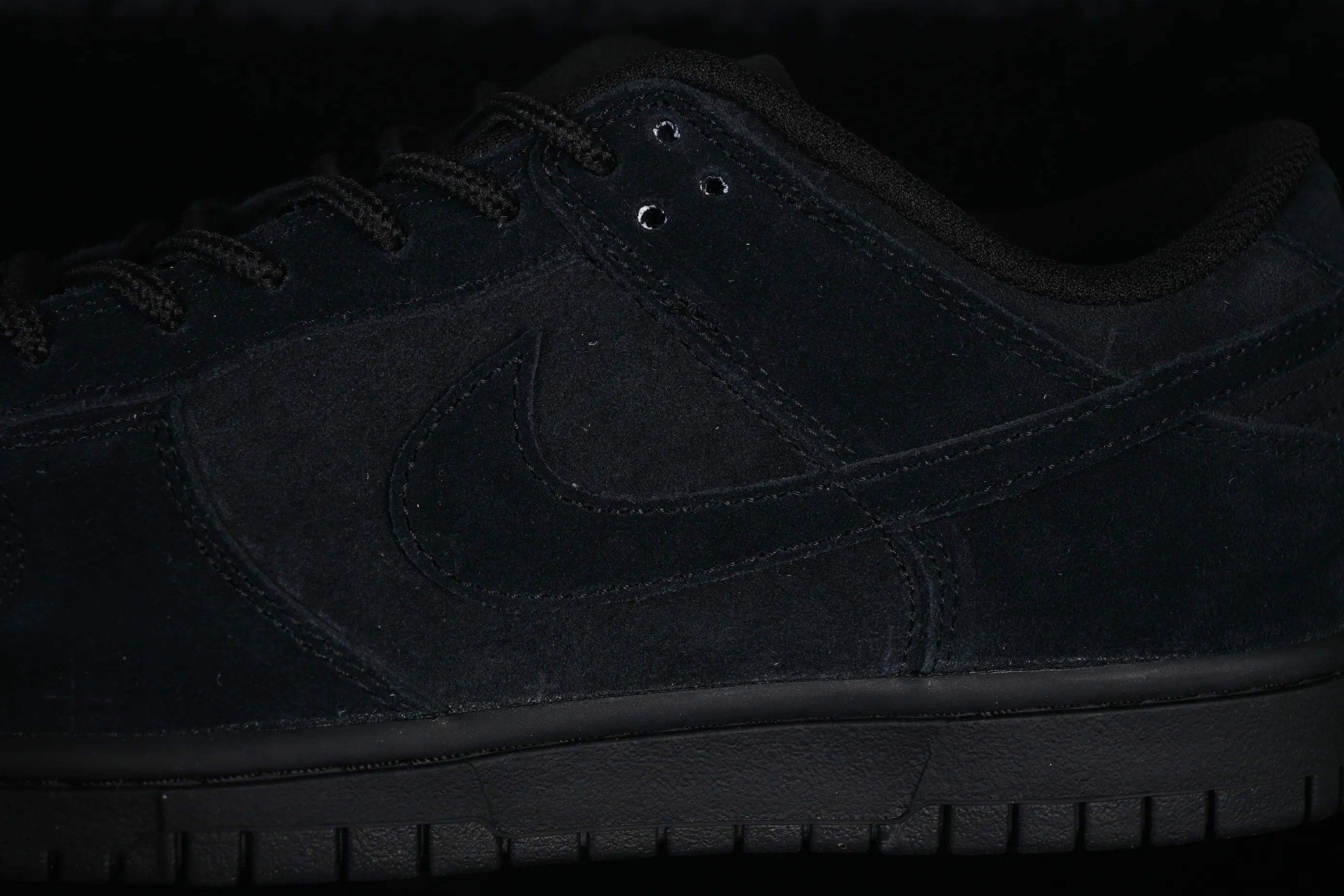 All categories Nk SB Dunk series Nk SB Dunk Low low-top sneakers Nike SB Dunk Low suede black low-top casual sneakers IB6651-001
